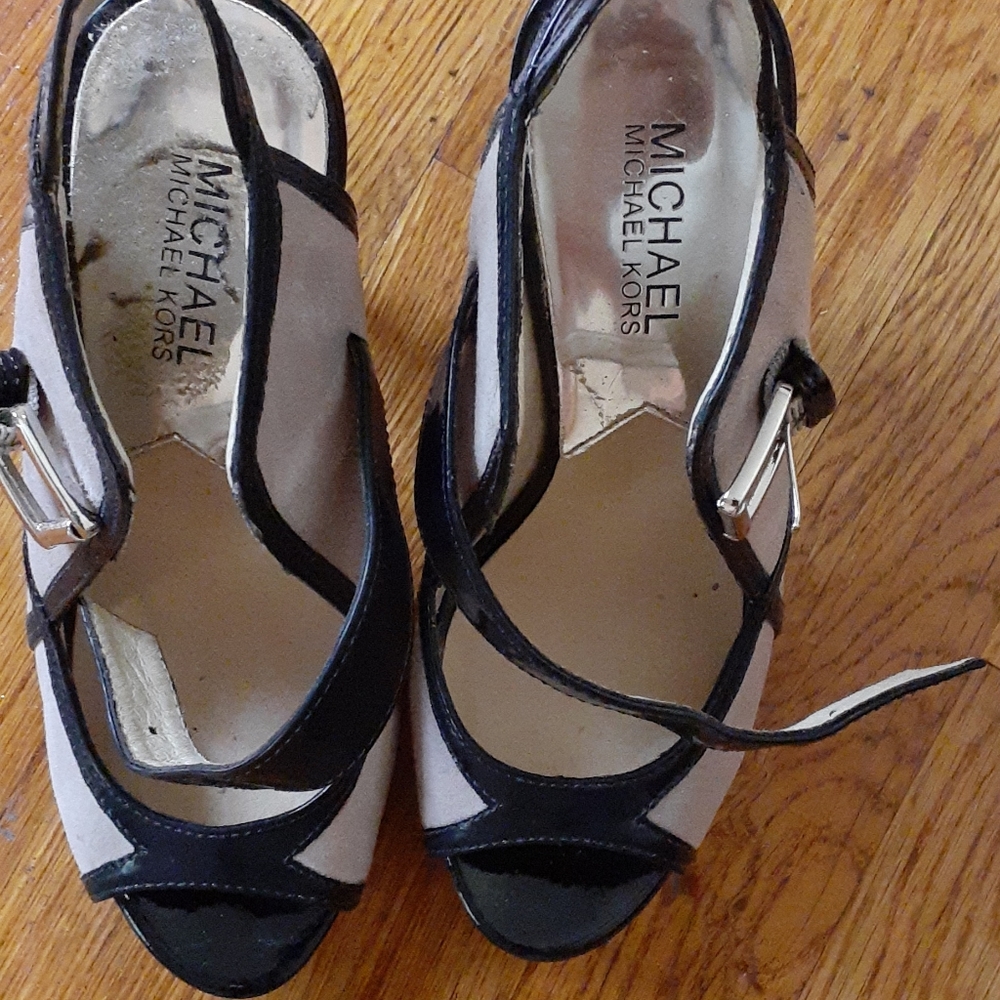 Ladies shoes